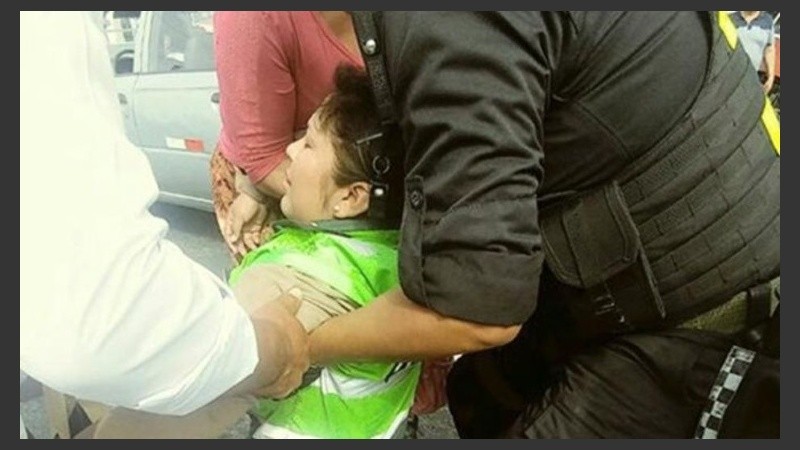 La agente de tránsito agredida.