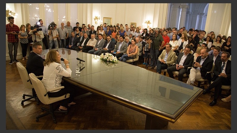 El anuncio se realizó en uno de los salones de la Municipalidad.