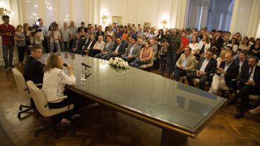 El anuncio se realizó en uno de los salones de la Municipalidad.