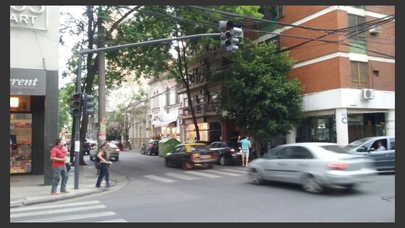 En algunos comercios encendieron los generadores.