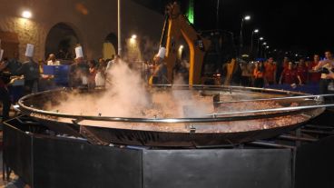 Paella gigante en la Rambla de los Argentinos.