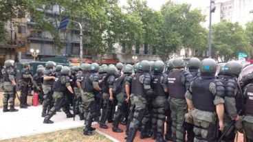 Este miércoles hubo una fuerte presencia de fuerzas federales frente al Congreso.