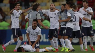 La algarabía roja, vestidos de blanco en el Maracaná.