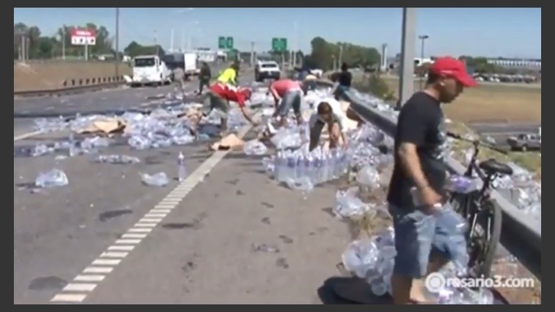 La carga en el pavimento luego del accidente. 