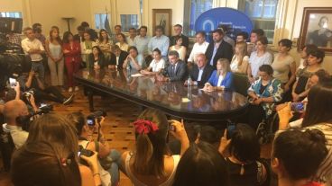 Los diputados del Frente para la Victoria en conferencia de prensa.