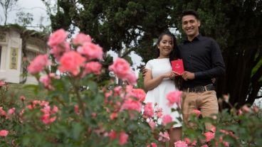Patricia y Cristian, la primer pareja en dar el "sí" en el Rosedal.