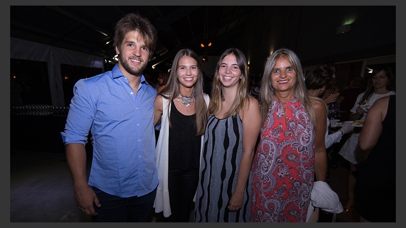 Televisión Litoral tuvo su gran fiesta de cierre de año.