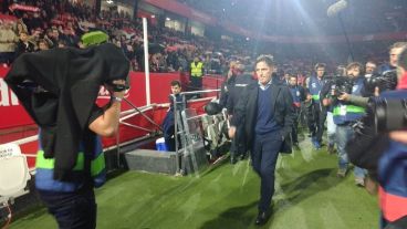El Toto, ovacionado al salir al estadio del Sevilla.