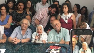 La conferencia fue "contra la represión y por la democracia".