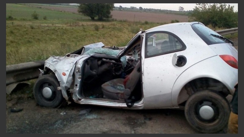 El conductor del Ka gris perdió el control y habría ocasionado el choque.