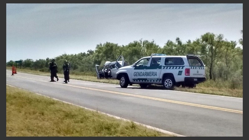 El utilitario chocó con un colectivo de una empresa de turismo.