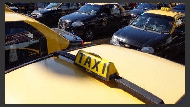 Un taxista será denunciado por un comportamiento indebido. 