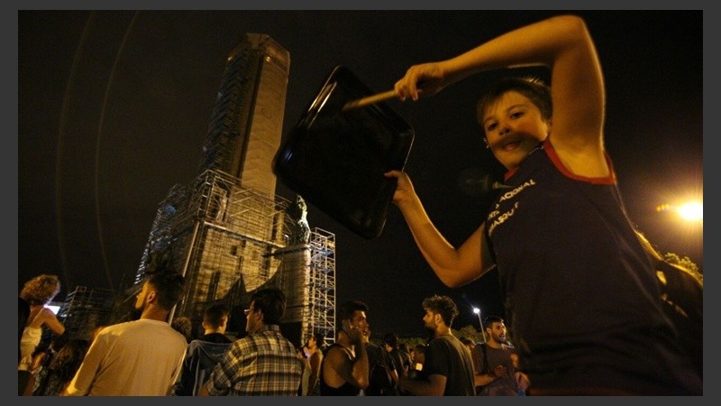 Cacelorazo en el Monumento.