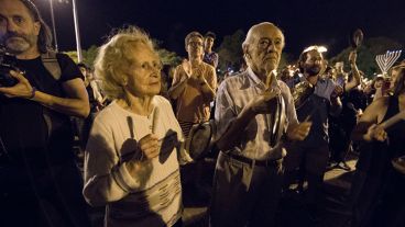 La numerosa movilización en el Monumento.