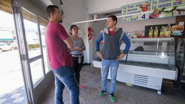 Fabio y su esposa, preocupados por cómo seguir adelante.