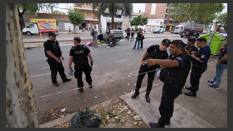 Mucha presencia policial en la zona del choque.