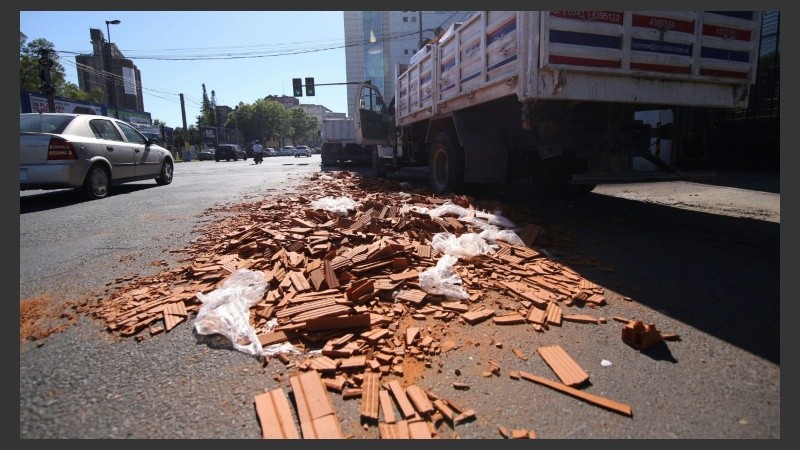 Los ladrillos en la calle. 