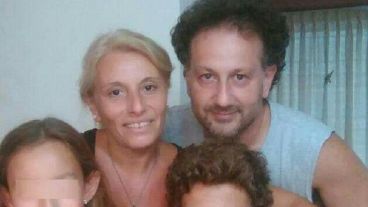 Miguel, Claudia y sus dos hijos. Un ejemplo de vida en medio de la tragedia.