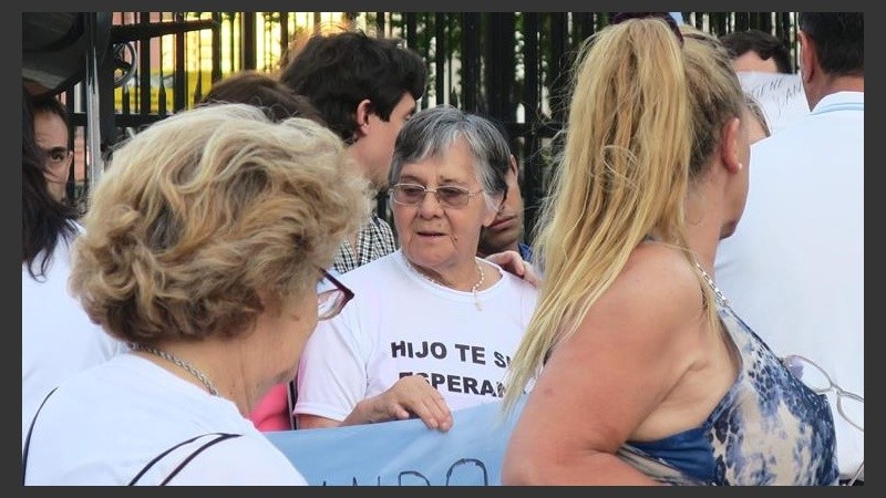 Los familiares esperan novedades en Mar del Plata.