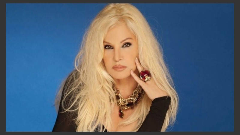 Si vas a Buenos Aires, es probable que te topes con las gráficas de Susana en ropa interior por las avenidas General Paz y Panamericana.