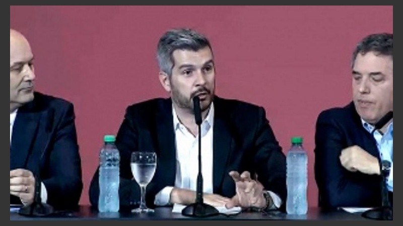 Peña y el equipo económico de Macri haciendo un balance y anuncios. 