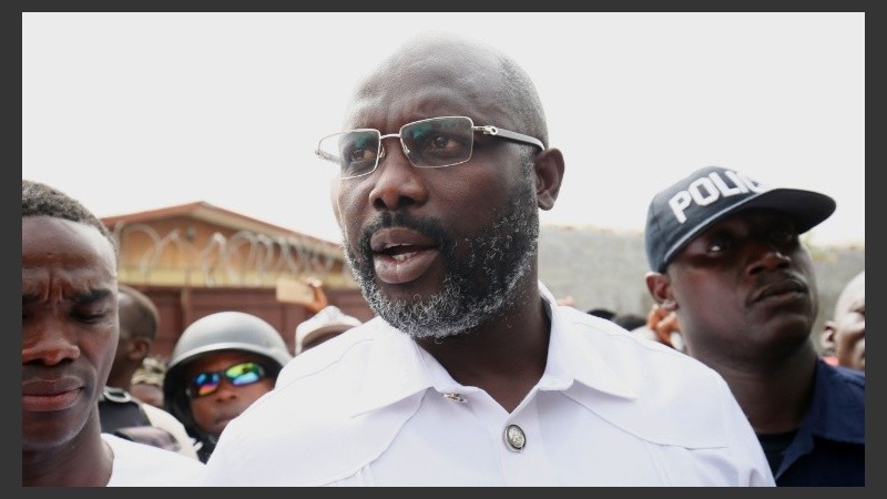 Weah durante la votación, que se realizó el martes último.