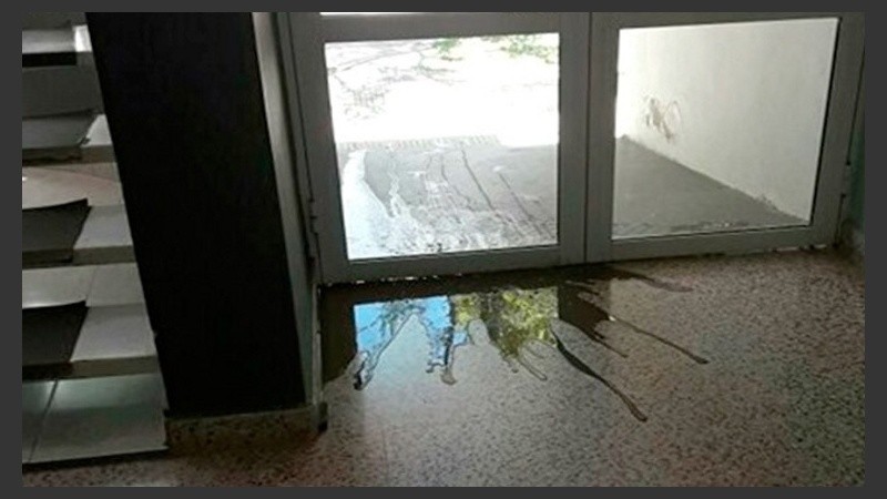 Minutos antes de la extrema acción, el vecino de Villa Elisa había intentado un nuevo reclamo. 