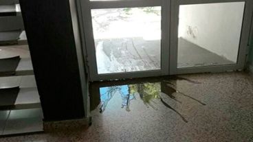 Minutos antes de la extrema acción, el vecino de Villa Elisa había intentado un nuevo reclamo.