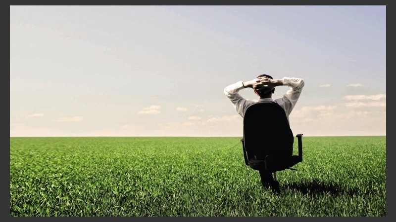 Tiene un año de duración, con una clase los días viernes cada 15 días.