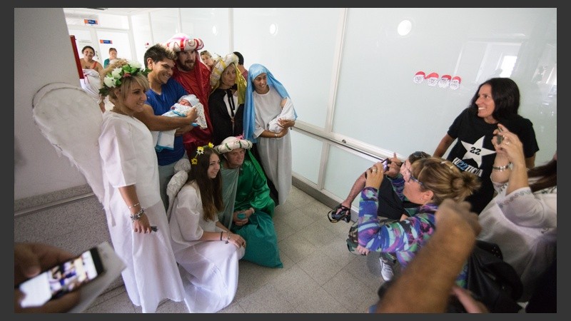 Los Reyes Magos de recorrida por las maternidades rosarinas. 