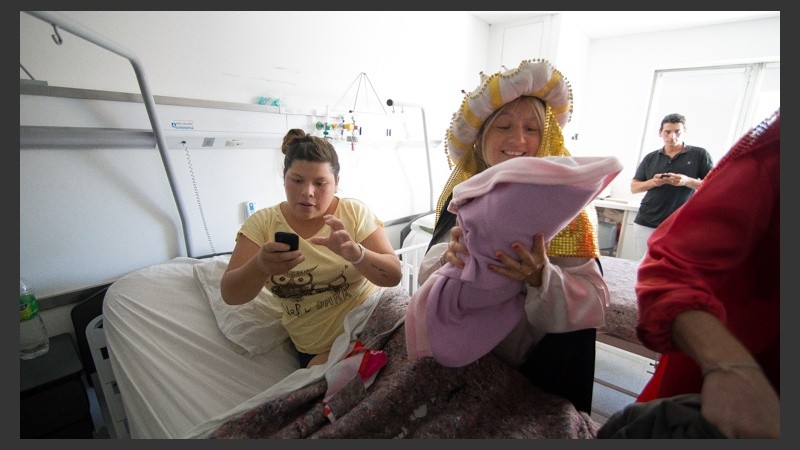 Los Reyes Magos de recorrida por las maternidades rosarinas. 