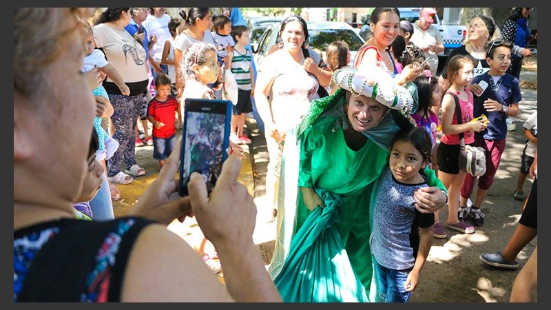 Una fotito con los Reyes. Muchos chicos disfrutaron su presencia.
