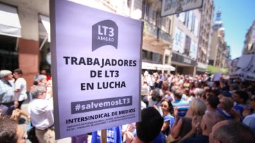 La nutrida movilización en respaldo a LT3.