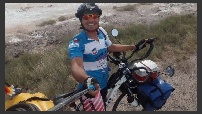 Lucas y la selfie tras su primer día de pedaleo rumbo al Mundial.