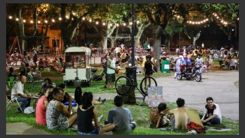 Los rosarinos participarán de un nuevo picnic nocturno.