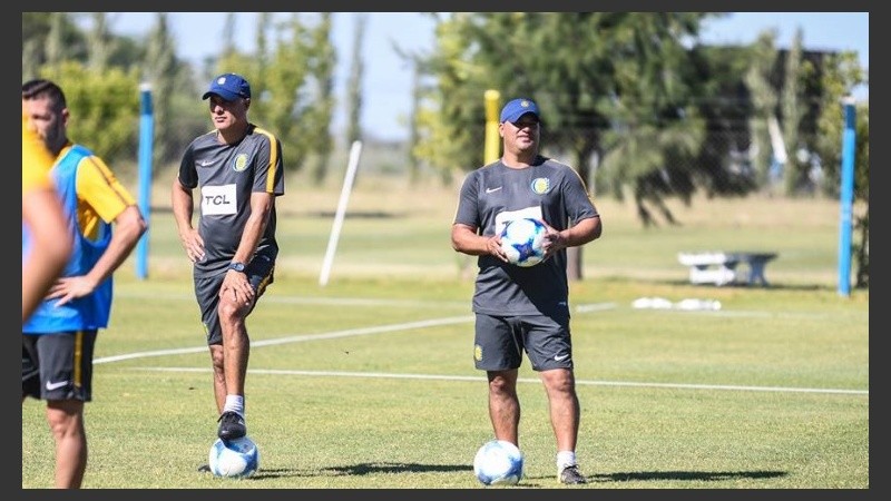 Leo Fernández piensa en la pelota. 