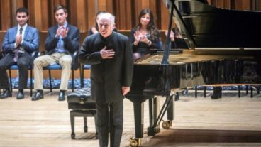 El director argentino se enojó con el público catalán.