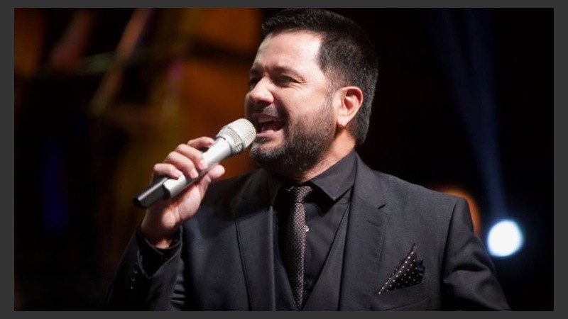 “Yo nací a la música como intérprete. Y con los años, escribí un par de cosas. Ahí arrancó mi historia como autor.