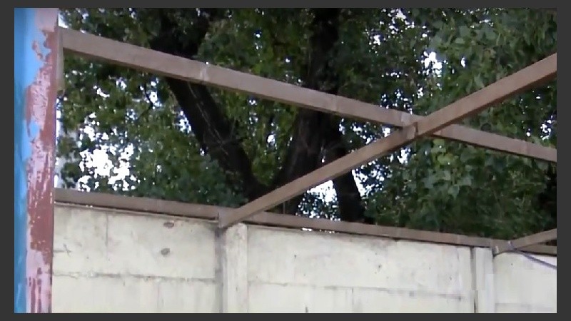 Sólo quedaron paredes y tirantes.