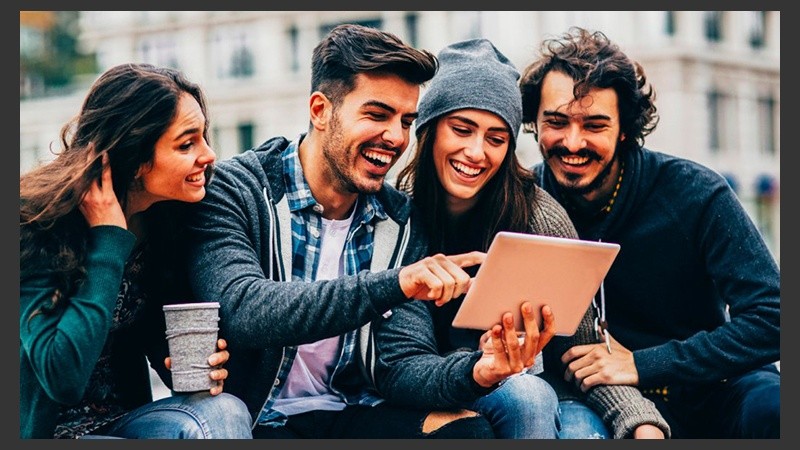 En los últimos 40 años se ha retrasado la adopción de roles y responsabilidades “asociados a la edad adulta”.