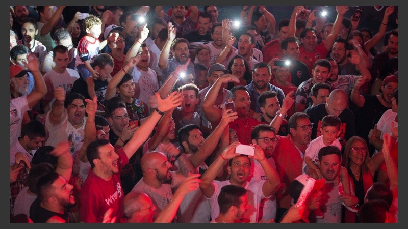 Los hinchas leprosos disfrutaron y no pararon de alentar.