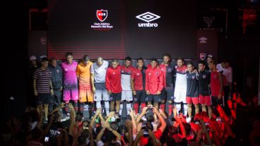 La marca Umbro vestirá a Newell´s por los próximos dos años.