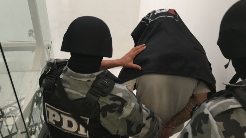 El momento de la detención de Funes este martes a la mañana.