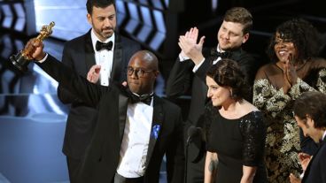 El Oscar del papelón: Moonlight fue la mejor película a pesar de que se anunció a "La La Land".