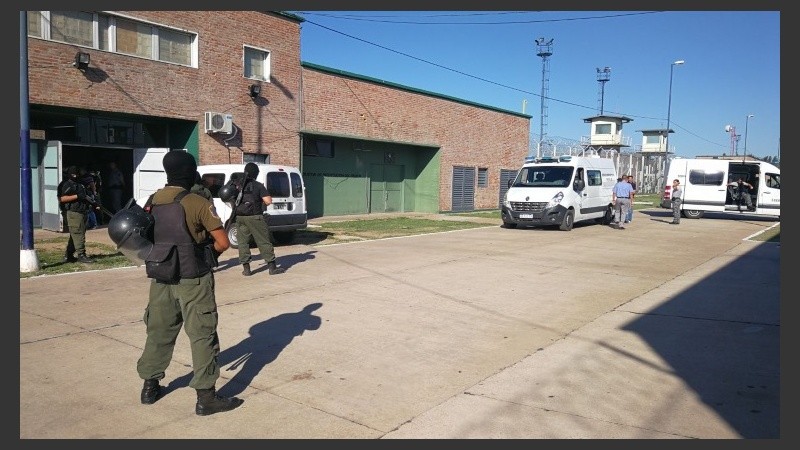Fuerte operativo de seguridad en el traslado de Alan Funes.