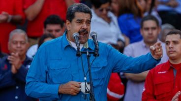 Maduro contrapuso sus políticas a las de la Argentina.