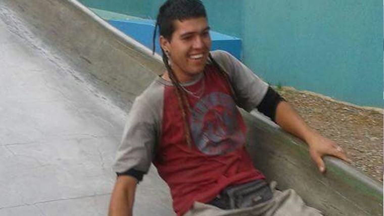 Hace tres años que el muchacho viaja como mochilero por Latinoamérica. 