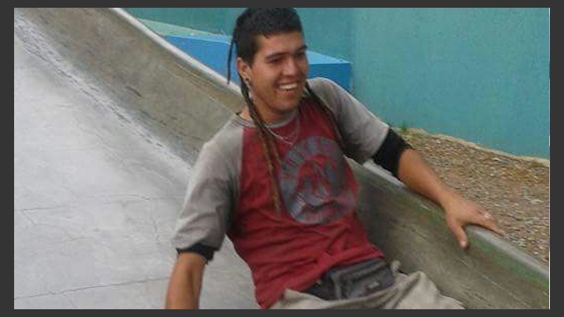 Hace tres años que el muchacho viaja como mochilero por Latinoamérica. 