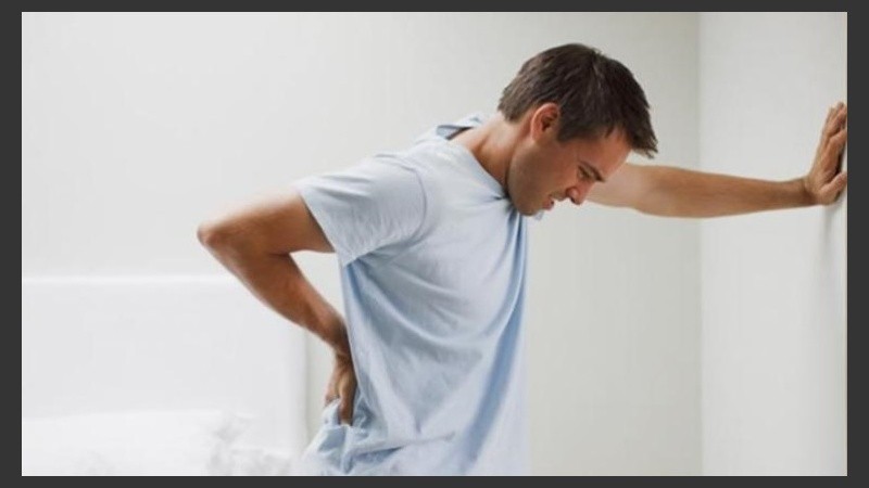 Al igual que es importante revisar tu postura al dormir también es recomendable que revises siempre la postura que adoptás para caminar.