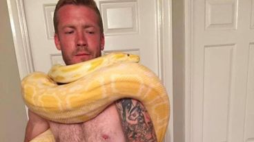 Dan Brandon murió asfixiado por su serpiente.
